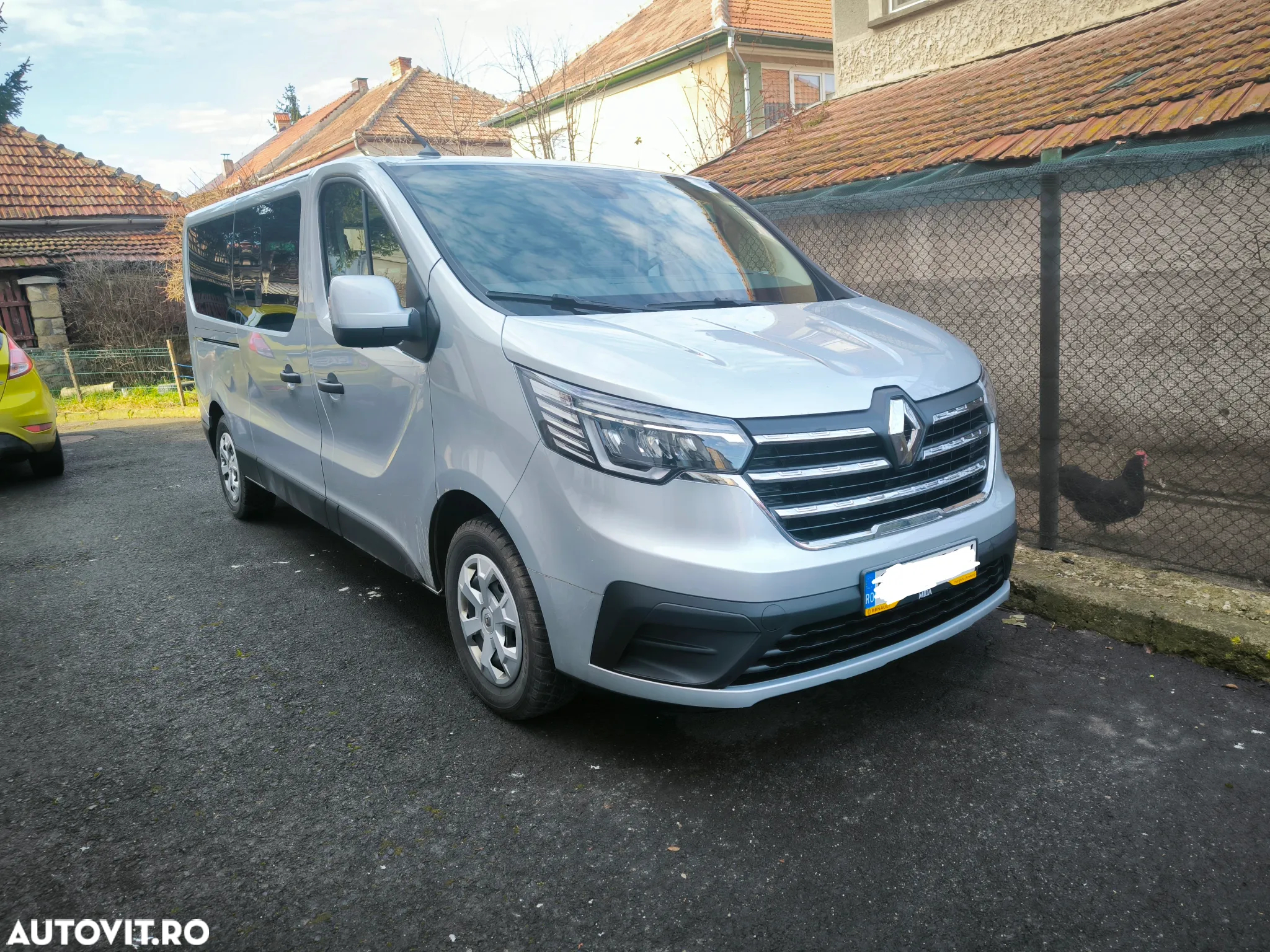 Renault Trafic Combi 2.0 Blue dCi 150 S&S L2 8+1 Zen - 2