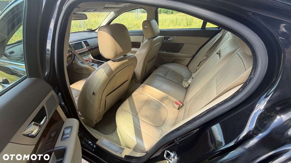 Jaguar XF 5.0 V8 Premium Luxury - 15