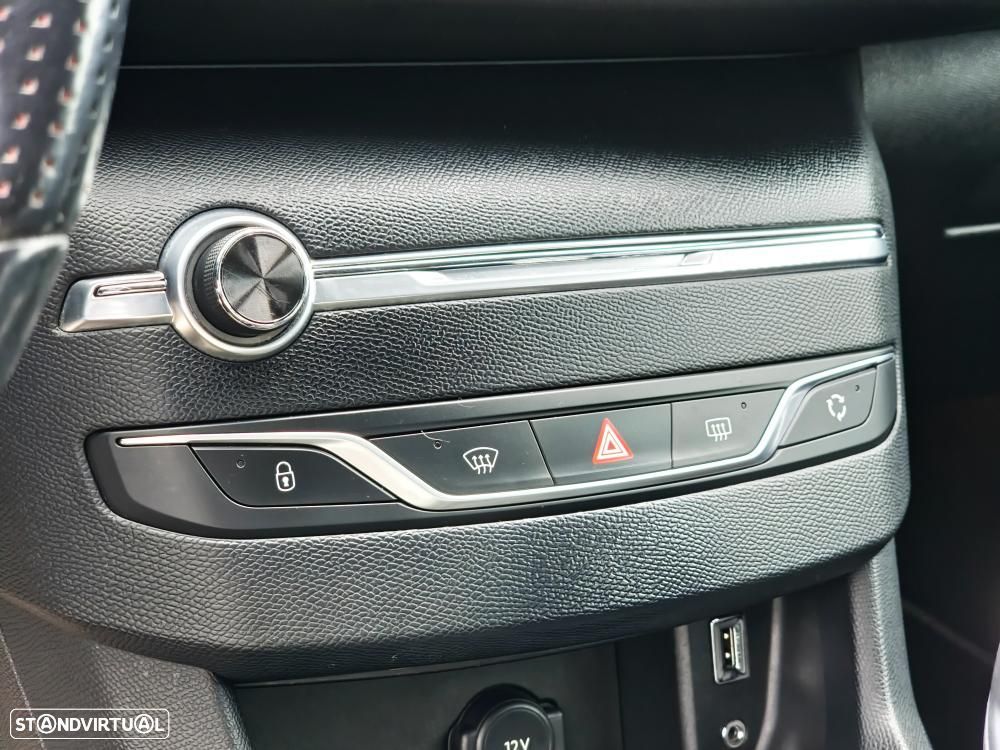 Peugeot 308 1.6 BlueHDi GT Line - 25