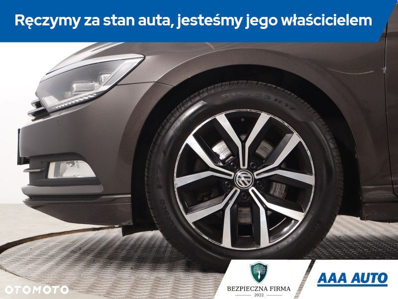 Volkswagen Passat - 16