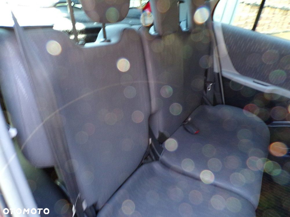 Toyota Yaris - 22