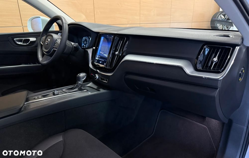 Volvo XC 60 D4 Momentum - 7