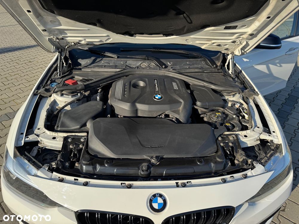 BMW Seria 3 320i Sport Line - 12