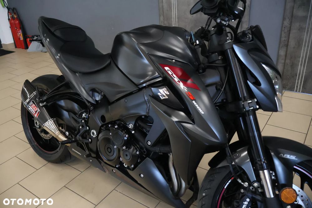 Suzuki GSX - 13