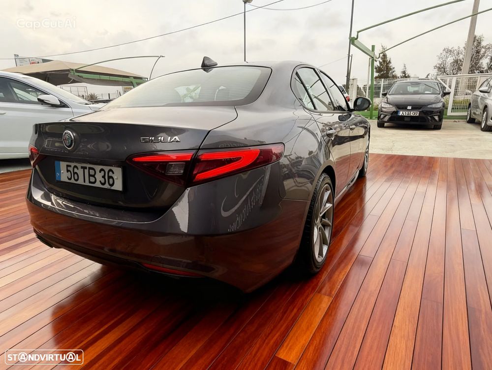Alfa Romeo Giulia 2.2 D Super - 11