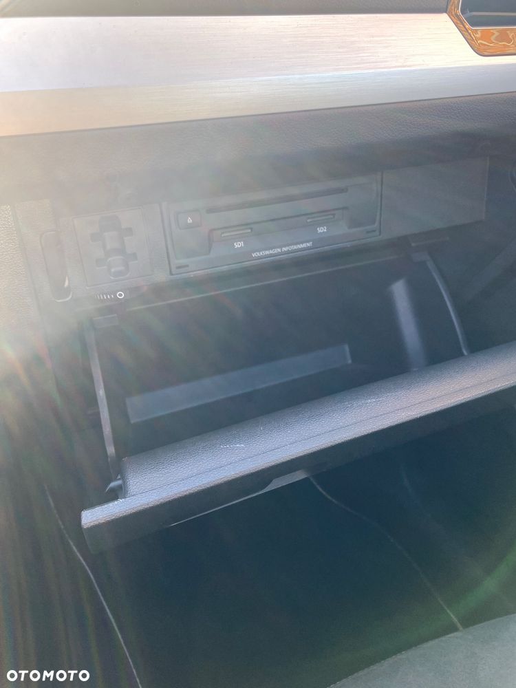 Volkswagen Tiguan 2.0 TDI SCR R-Line - 23