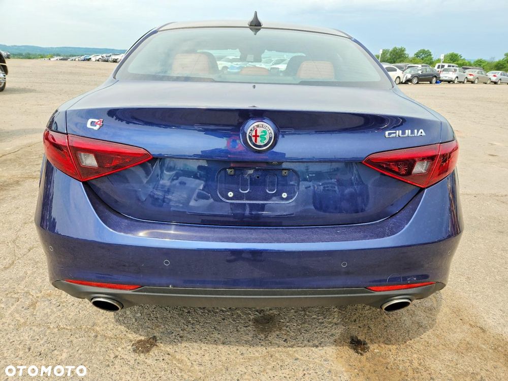 Alfa Romeo Giulia 2.0 Turbo TI Q4 - 6