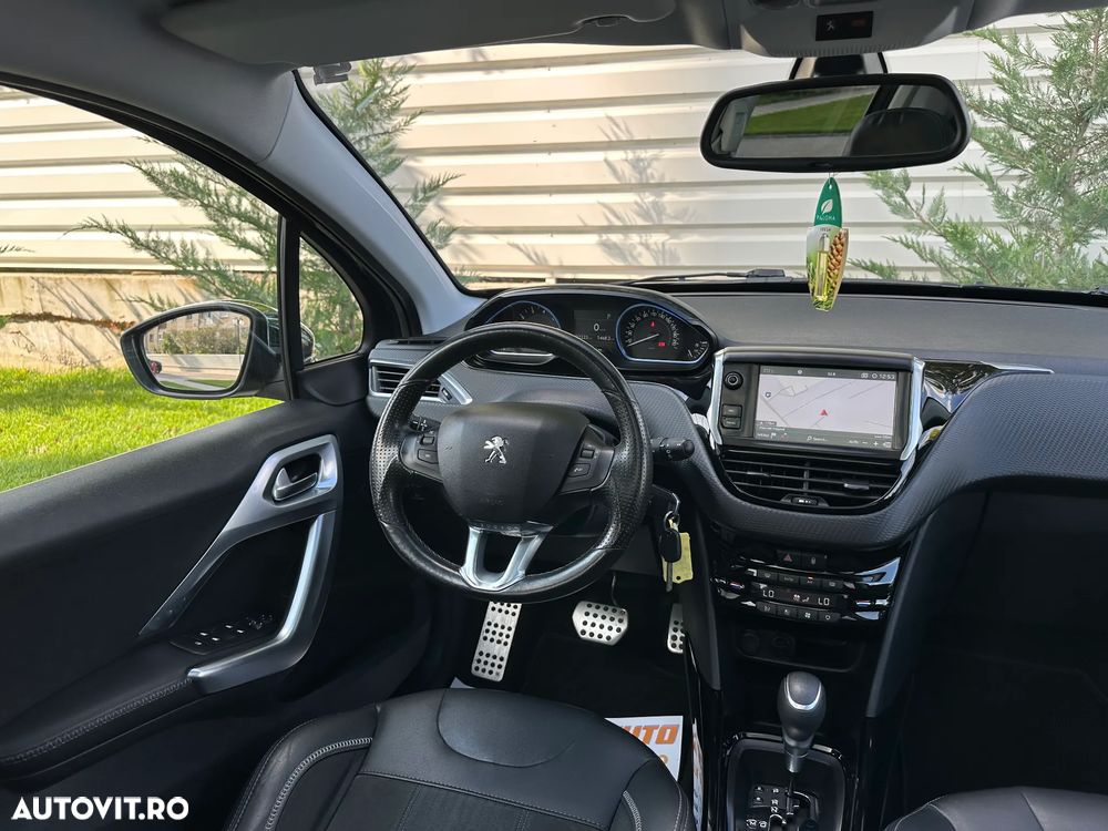 Peugeot 2008 - 8