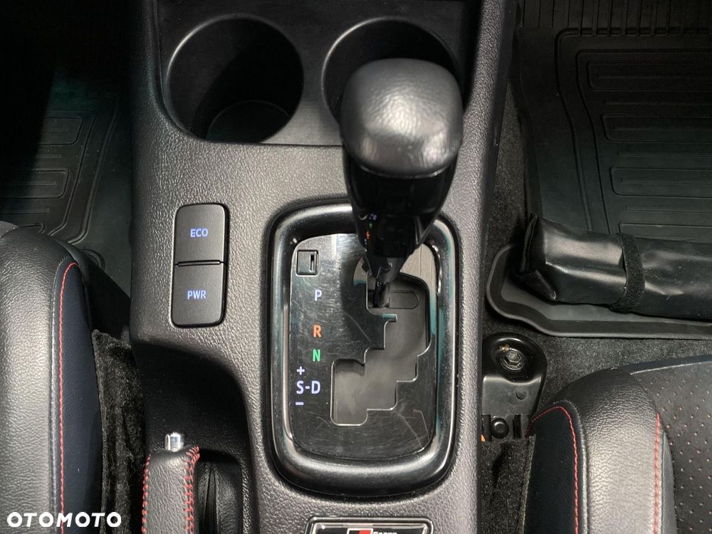 Toyota Hilux 2.8 D-4D Double Cab GR Sport 4x4 - 20