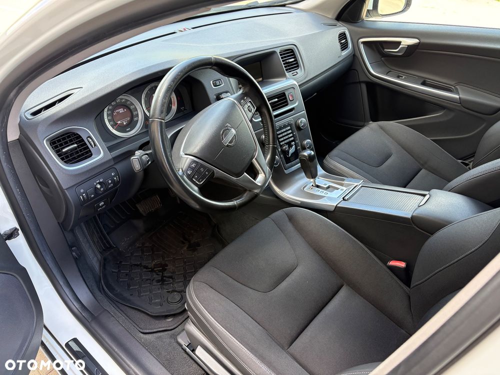 Volvo V60 T4 Geartronic Powershift Momentum - 17