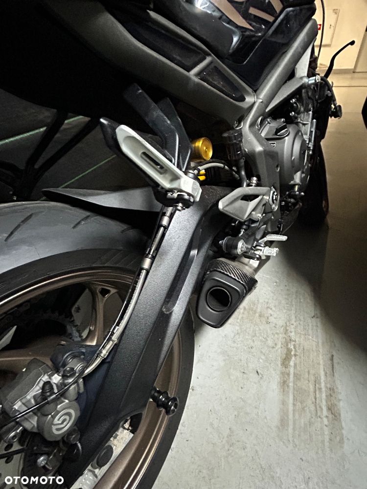 Triumph Street Triple - 5