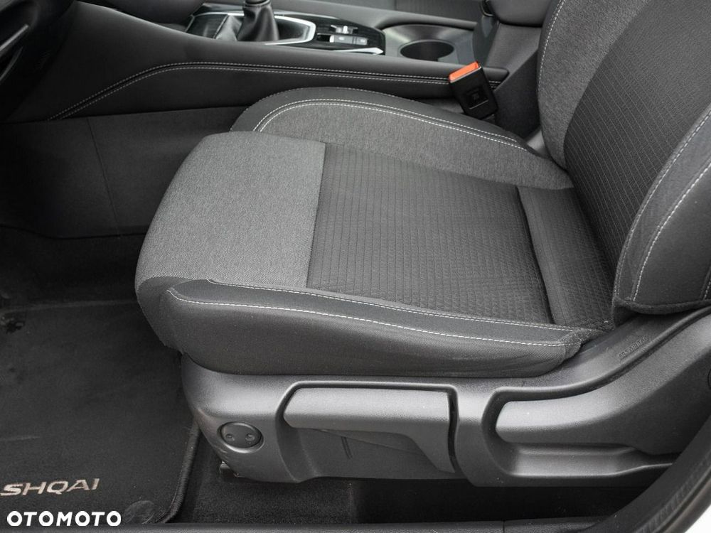 Nissan Qashqai 1.3 DIG-T mHEV Premiere Edition - 10
