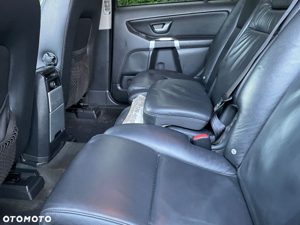 Volvo XC 90 D5 AWD Momentum - 8