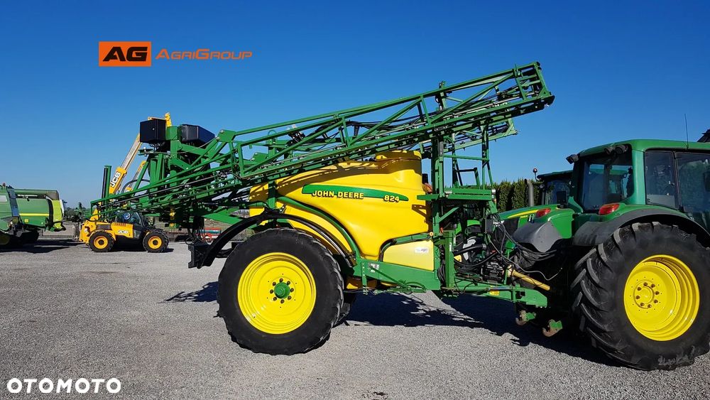 John Deere 824 - 1