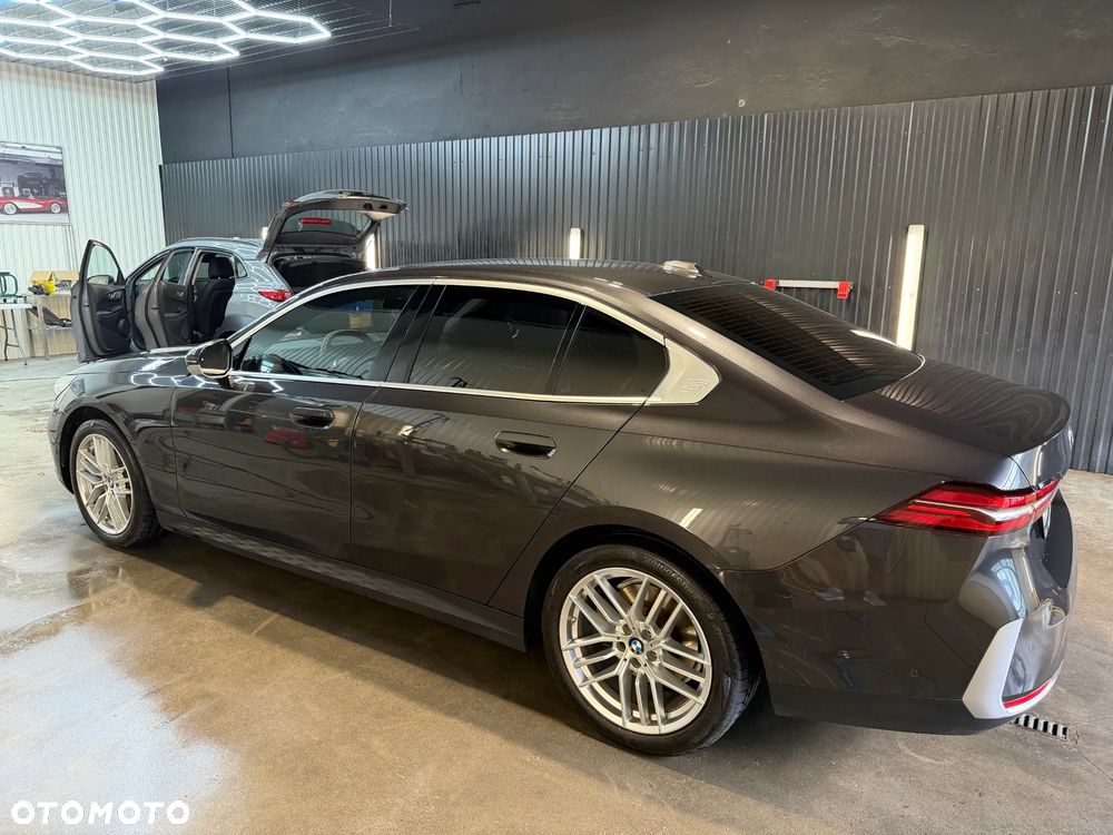 BMW Seria 5 520i mHEV - 20