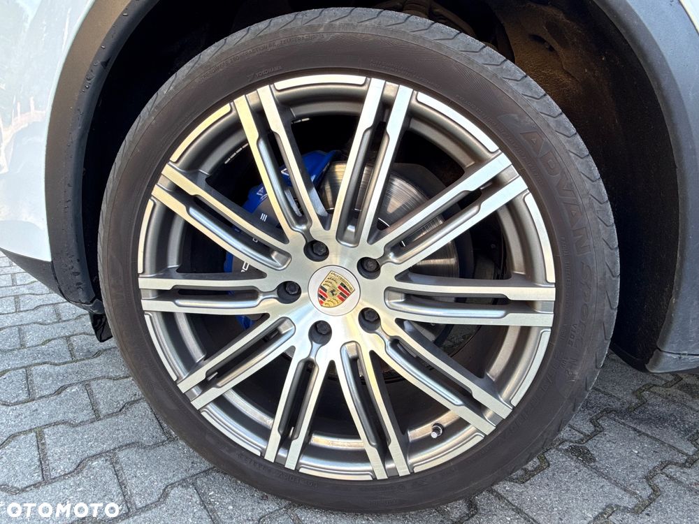 Porsche Cayenne Platinum Edition - 8