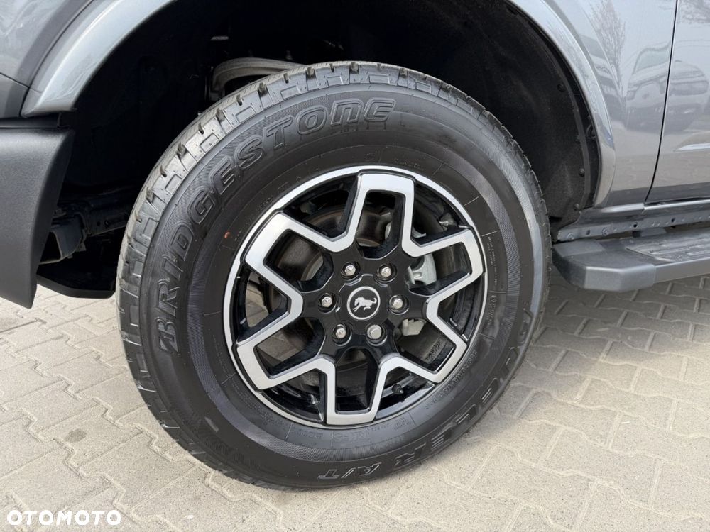 Ford Bronco - 9