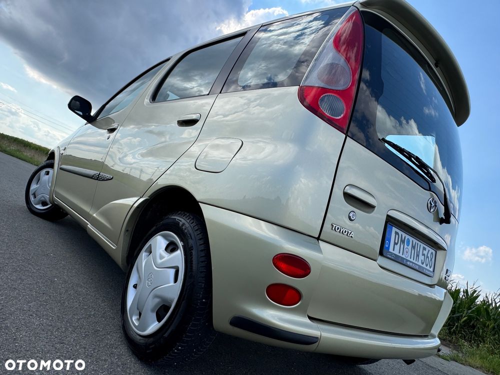 Toyota Yaris Verso 1.3 Sol - 11
