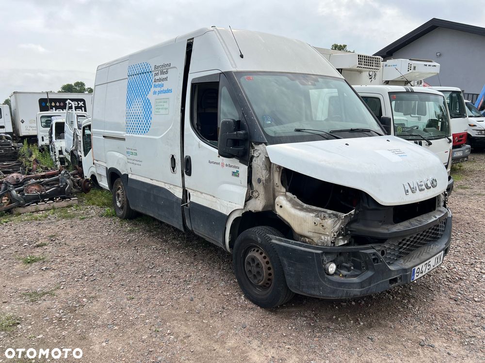 Karoseria tył bok słupek ćwiartka części iveco daily V po 2014r - 2