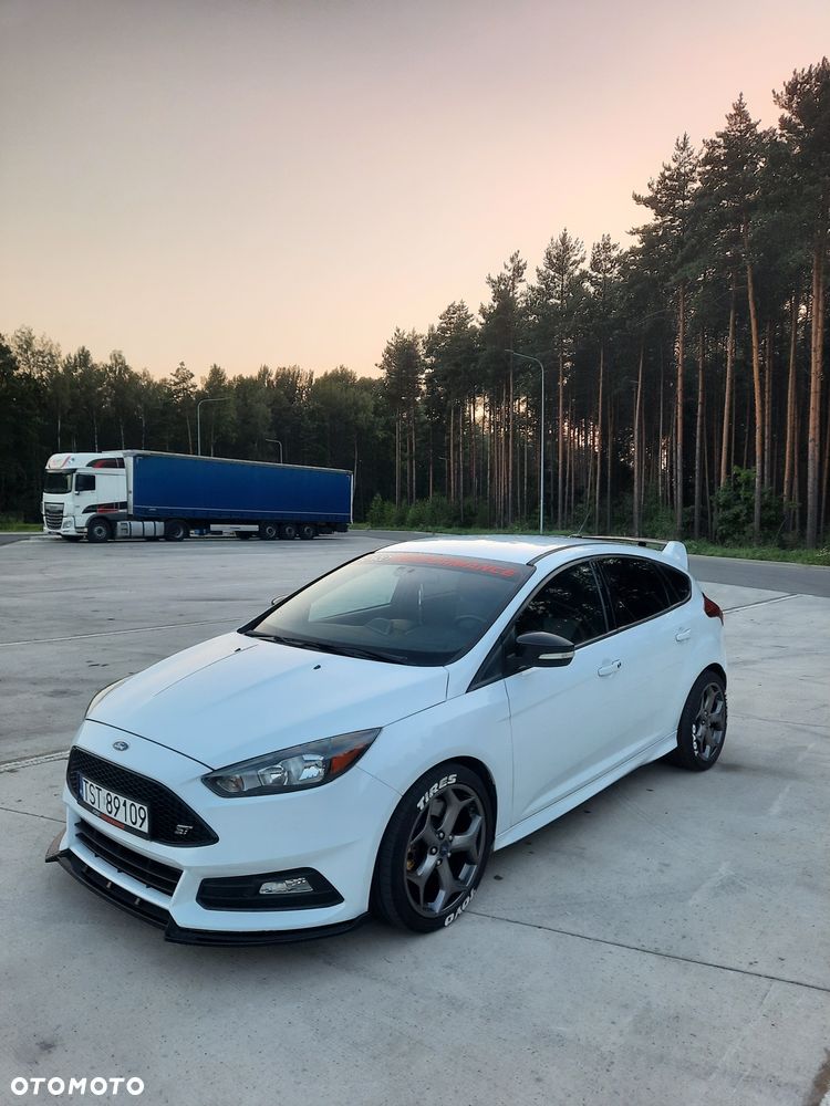 Ford Focus - 1