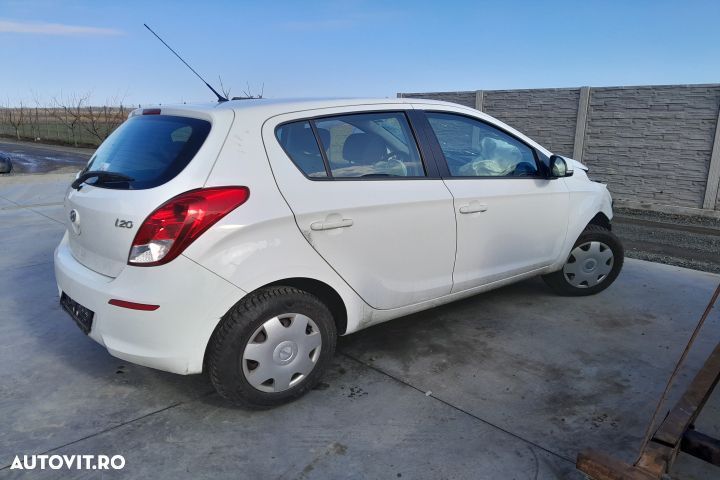 Rampa injectoare 35310-04000 35310-04000 Hyundai i20 PB [facelift] [2 - 9