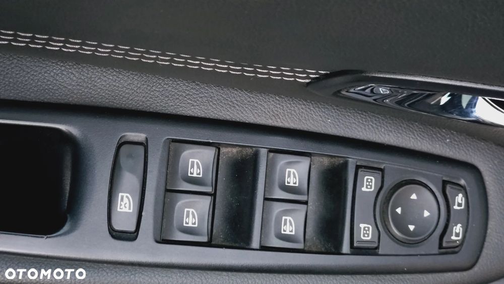 Renault Scenic 1.6dCi Energy Bose Edition - 11