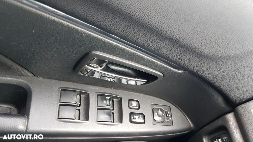 Mitsubishi ASX 1.8L DID 4WD Invite A12 - 13