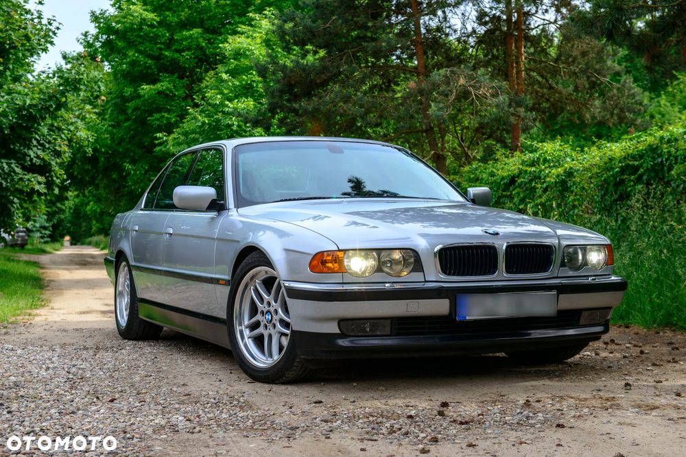 BMW Seria 7 740i - 1