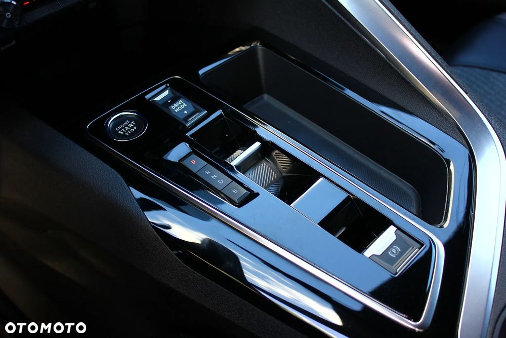 Peugeot 3008 225 e-EAT8 Allure - 28