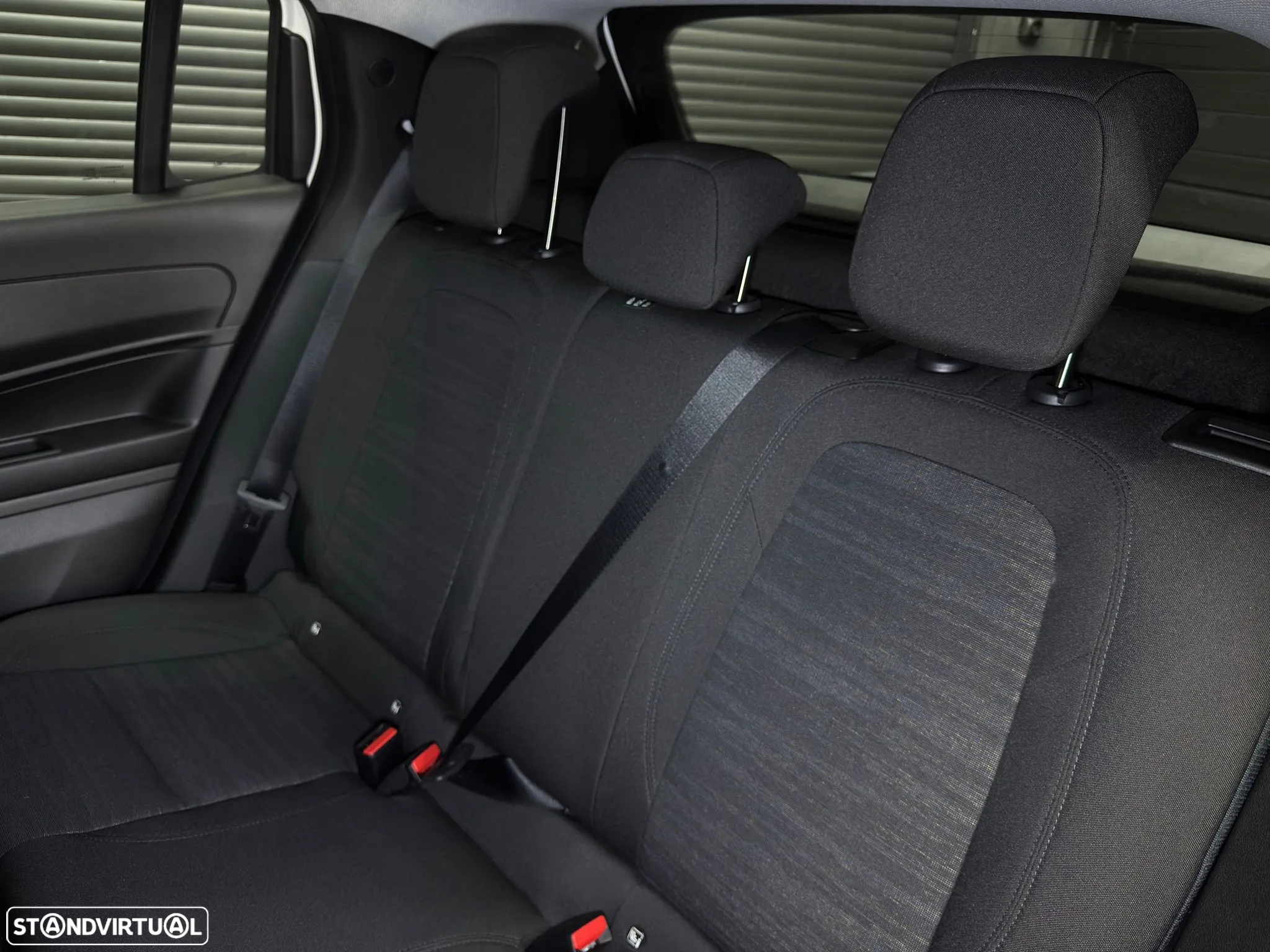 Jeep Avenger 54 kWh Longitude - 21
