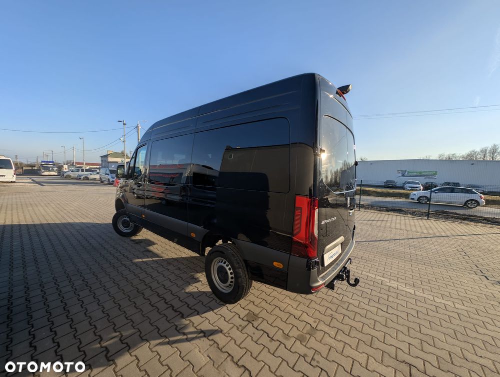 Mercedes-Benz Sprinter - 14