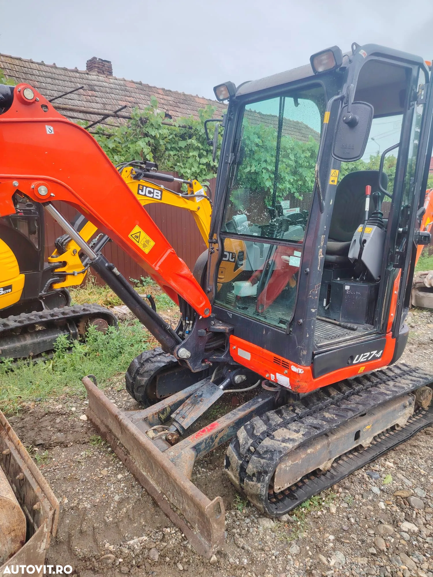 Kubota U27 - 8