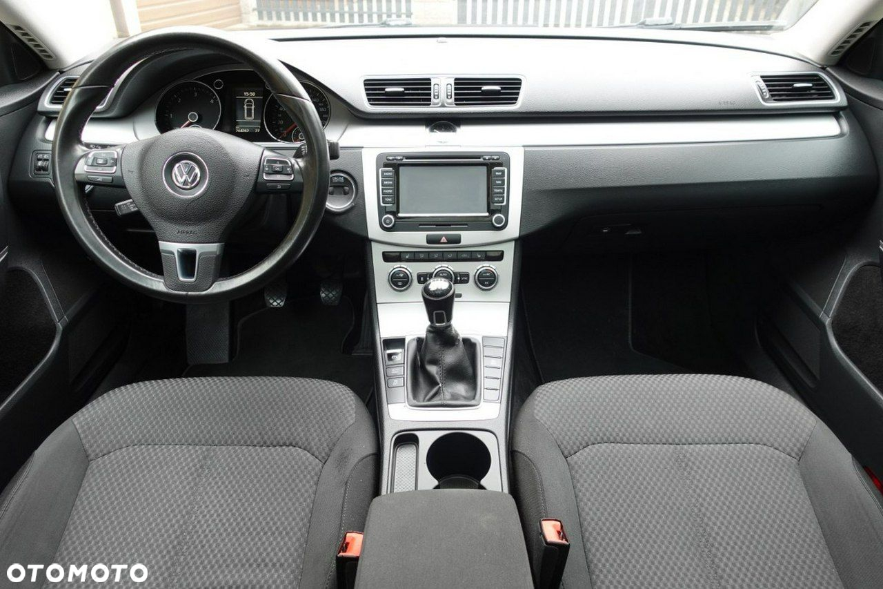 Volkswagen Passat - 13