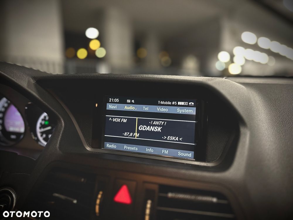 Mercedes-Benz Klasa E 200 CGI BlueEFFICIENCY Automatik Avantgarde - 34