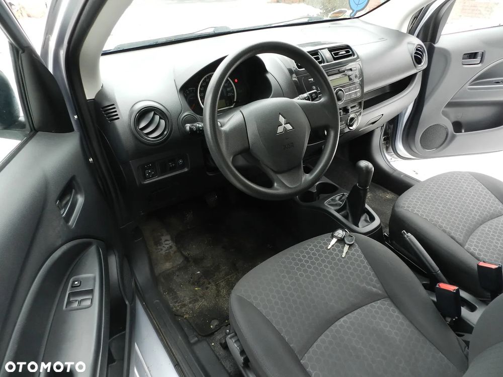 Mitsubishi Space Star - 16