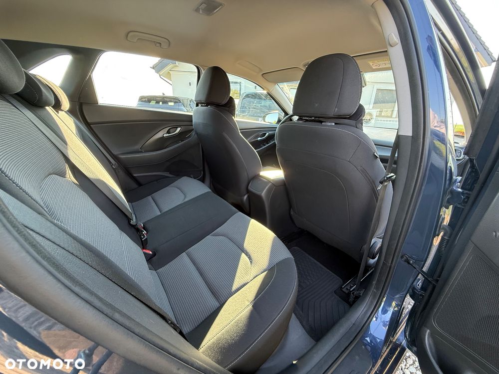 Hyundai i30 1.4 Premiere Comfort - 12