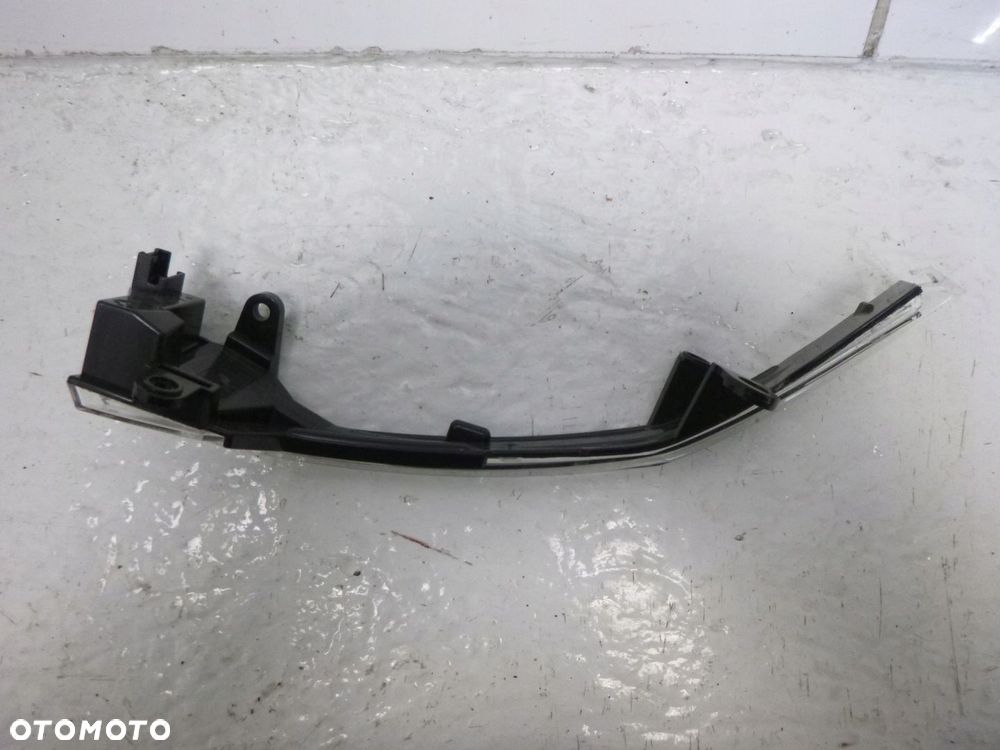 SEAT ATECA KIERUNKOWSKAZ BOCZNY LUSTERKA LAMPKA LED PRAWY - 8
