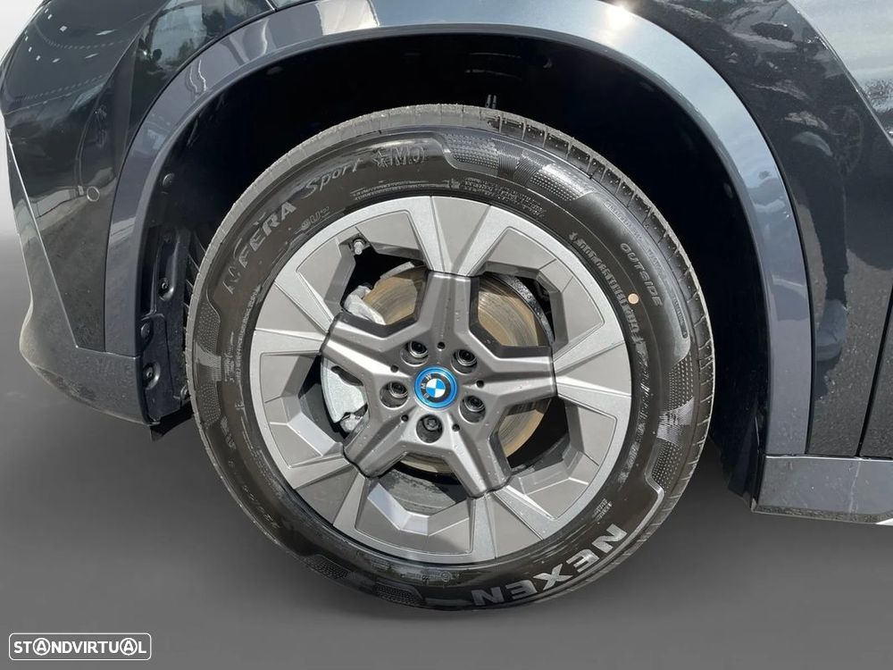 BMW iX1 eDrive20 - 16