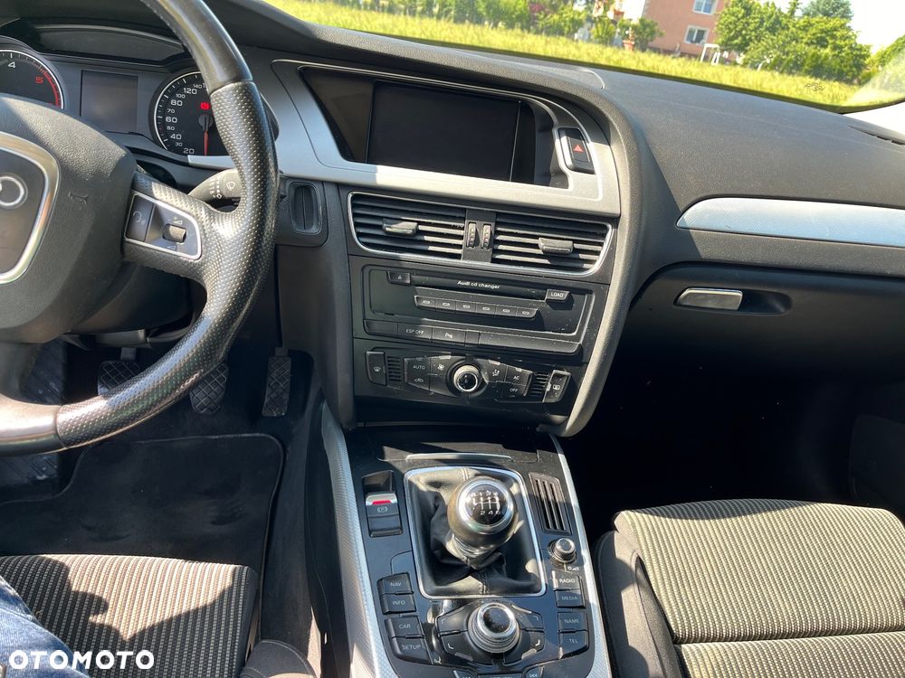 Audi A4 Avant 2.0 TDI - 8