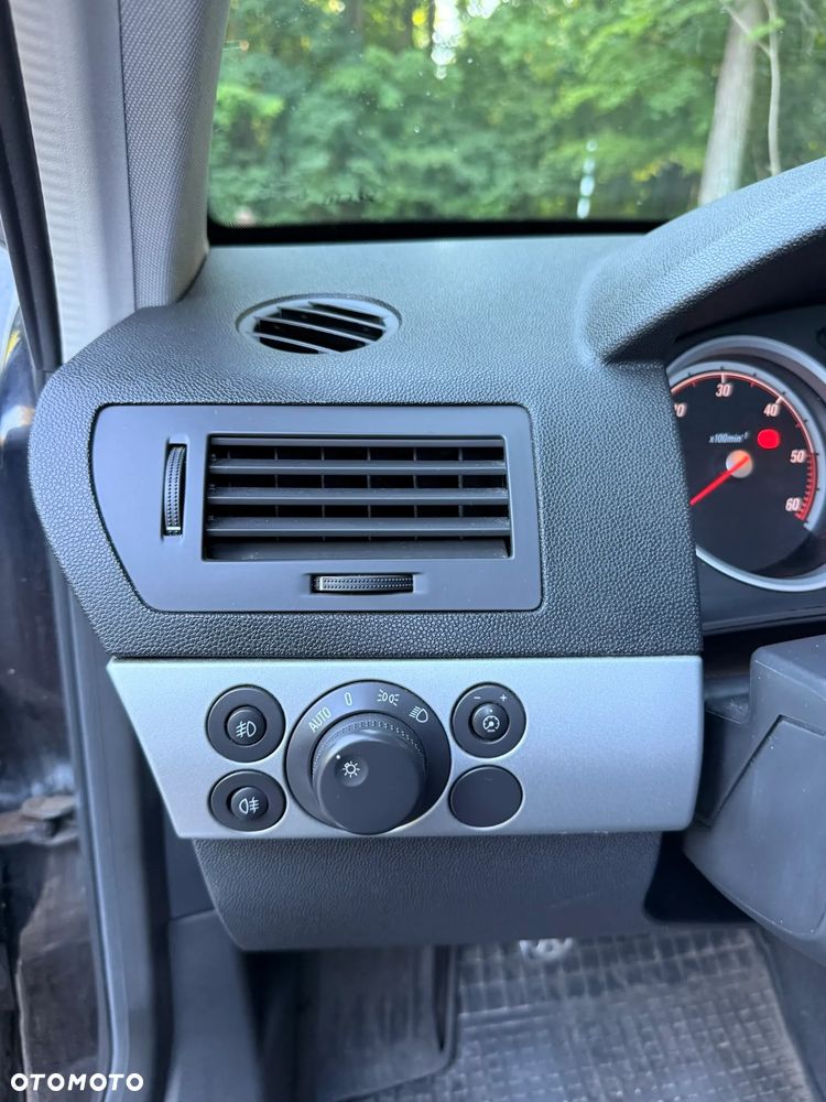 Opel Astra - 16