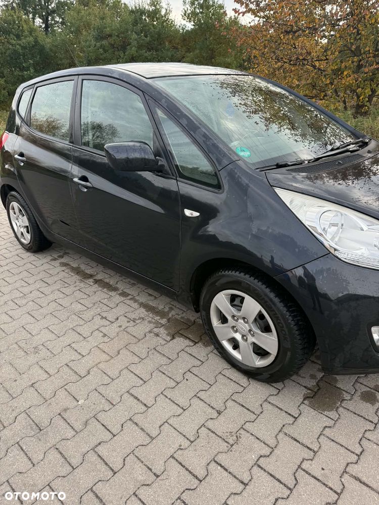 Kia Venga 2011 photo 3