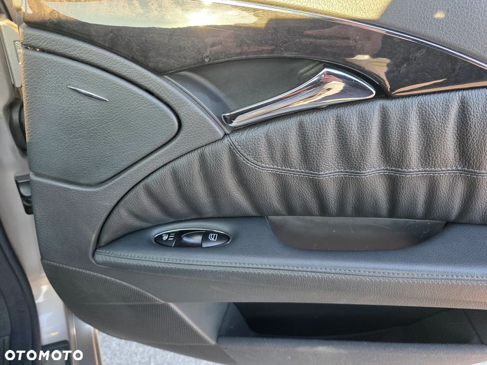 Mercedes-Benz Klasa E - 18