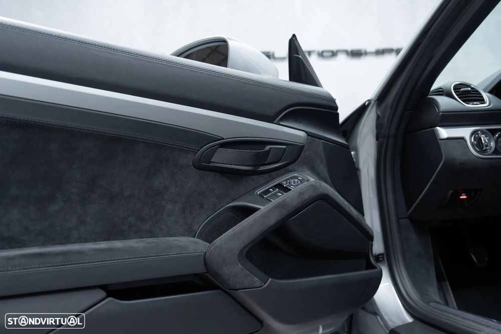 Porsche 718 Spyder Standard - 23