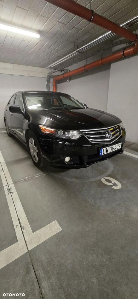 Honda Accord 2.0 Executive Nav - 1