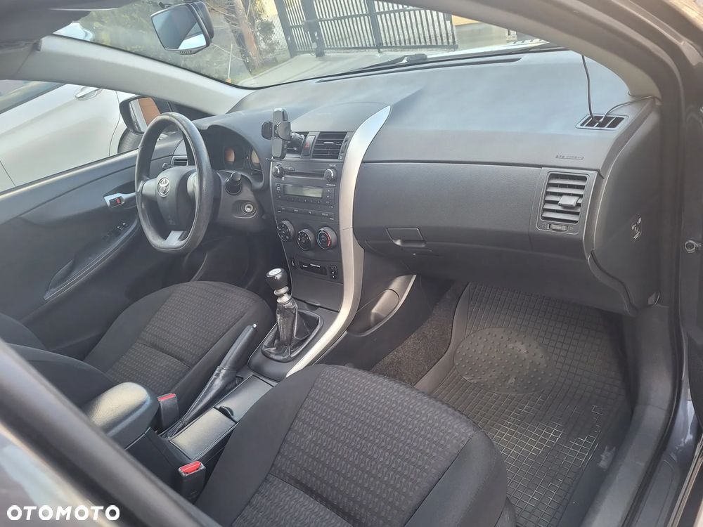 Toyota Corolla - 9