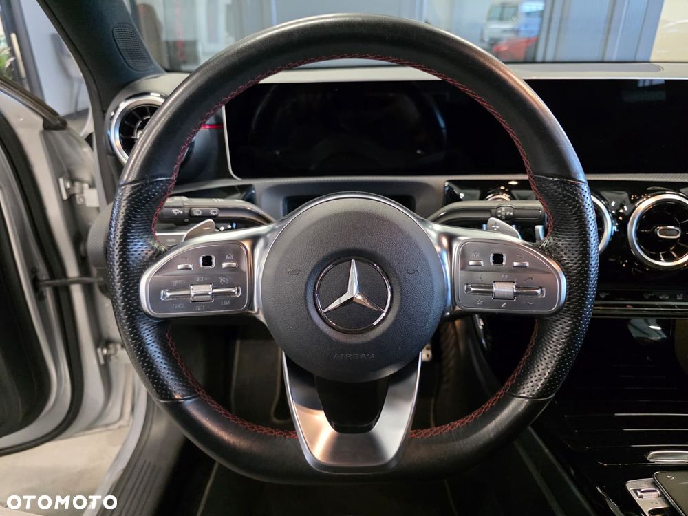 Mercedes-Benz Klasa A 220 4-Matic AMG Line 7G-DCT - 27