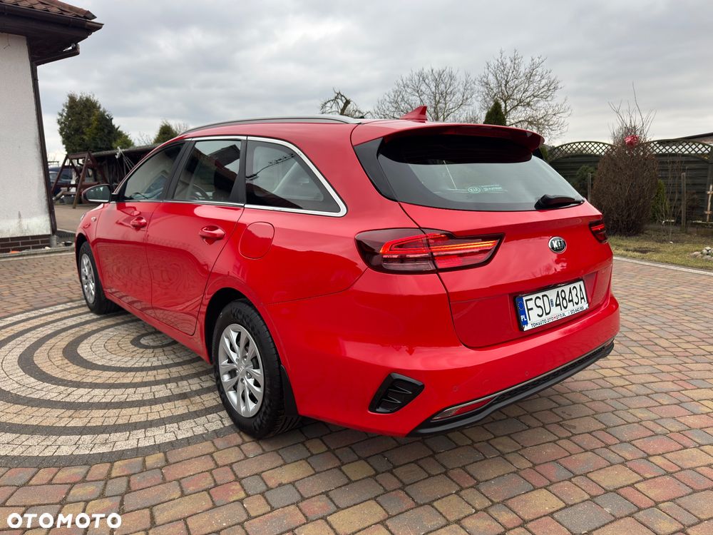 Kia Ceed - 13
