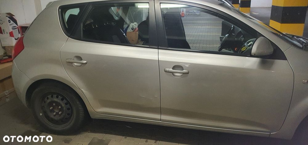 Kia Ceed 1.6 Comfort - 12