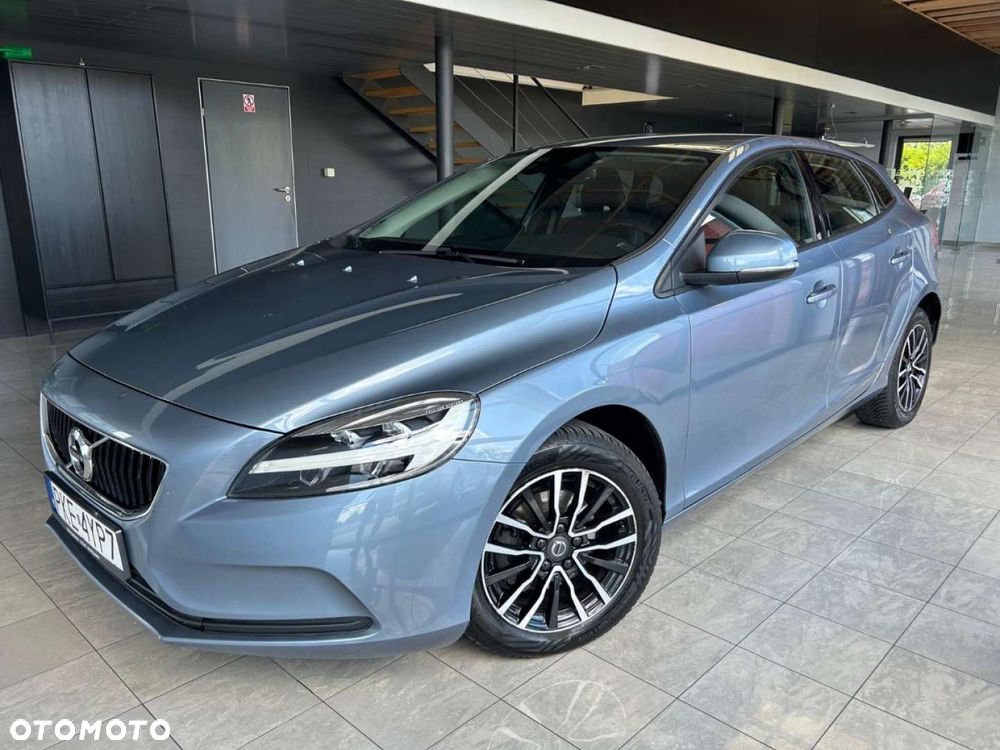 Volvo V40 D2 Drive-E Momentum - 1