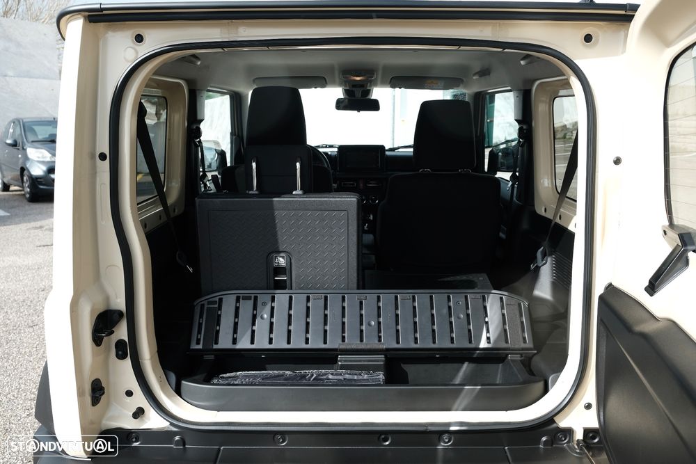 Suzuki Jimny 1.5 ALLGRIP Comfort+ - 23